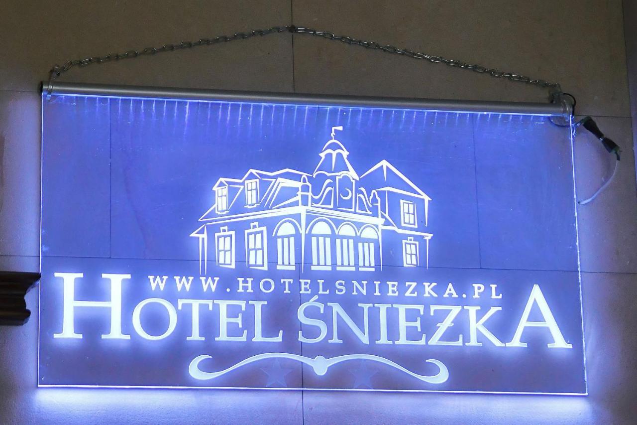 斯涅兹卡酒店 克罗斯诺 外观 照片